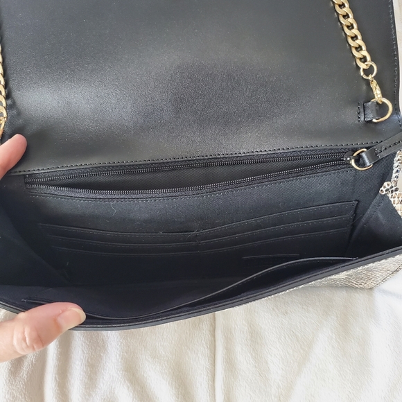 FAUX Python Chain Strap Clutch - Picture 9 of 10